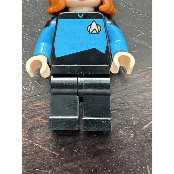 LEGO 10356 Star Trek USS Enterprise NCC-1701-D -- NEW BOX   Star Trek Dr. Beverly Crusher #trek001 Set #10356 USS Enterprise NCC-1701-D
